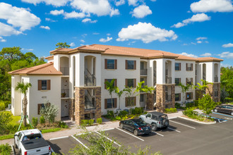 Portofino Cove in Ft. Myers, FL - Foto de edificio - Building Photo