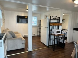 16 M St in Hampton, NH - Building Photo