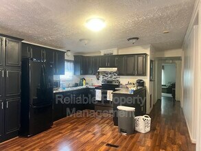 4321 On Track Rd in Raleigh, NC - Building Photo - Building Photo