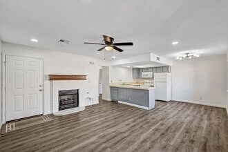 4150 Sanderling Cir in Las Vegas, NV - Building Photo - Building Photo