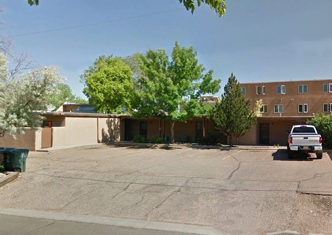 813 Camino de Monte Rey in Santa Fe, NM - Foto de edificio - Building Photo