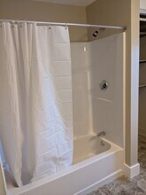 100 Portland Ave, Unit 100A in Dover, NH - Building Photo - Building Photo