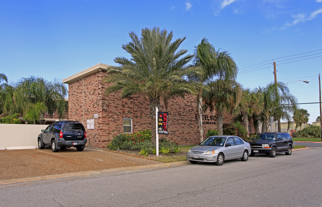 Excelsior Condominiums in Galveston, TX - Building Photo