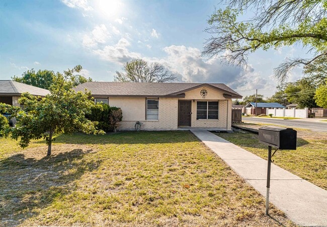 908 Ave Q in Del Rio, TX - Building Photo - Building Photo