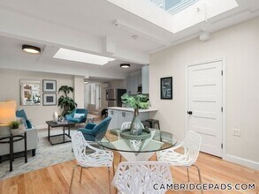 202 Elm St in Cambridge, MA - Foto de edificio - Building Photo