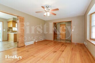 7915 Elm Ave in Raytown, MO - Building Photo - Building Photo