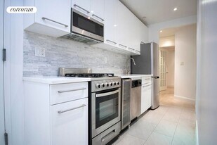 41 W 24 St in New York, NY - Building Photo