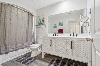 322 E Central Blvd, Unit 1805 in Orlando, FL - Foto de edificio - Building Photo