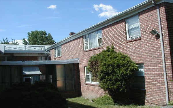 2401 3rd St in Fort Lee, NJ - Building Photo