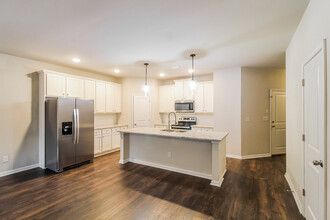 1115 Spring Marsh Ct NE in Gainesville, GA - Building Photo - Building Photo