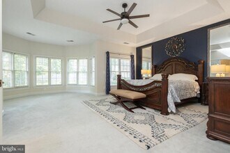 11629 Forest Hill Ct in Fairfax, VA - Foto de edificio - Building Photo