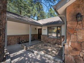 4842 Medina Way in Flagstaff, AZ - Building Photo - Building Photo