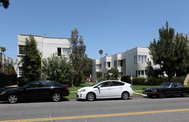 Voss Apartments in Santa Monica, CA - Foto de edificio - Building Photo