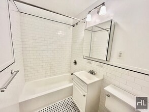 WEST 73 STREET, Unit 2E in New York, NY - Building Photo - Building Photo
