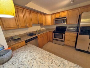 400 Leslie Dr in Hallandale Beach, FL - Building Photo - Building Photo