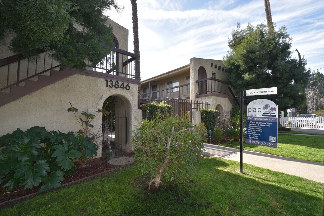 13846 Sherman Way in Los Angeles, CA - Building Photo