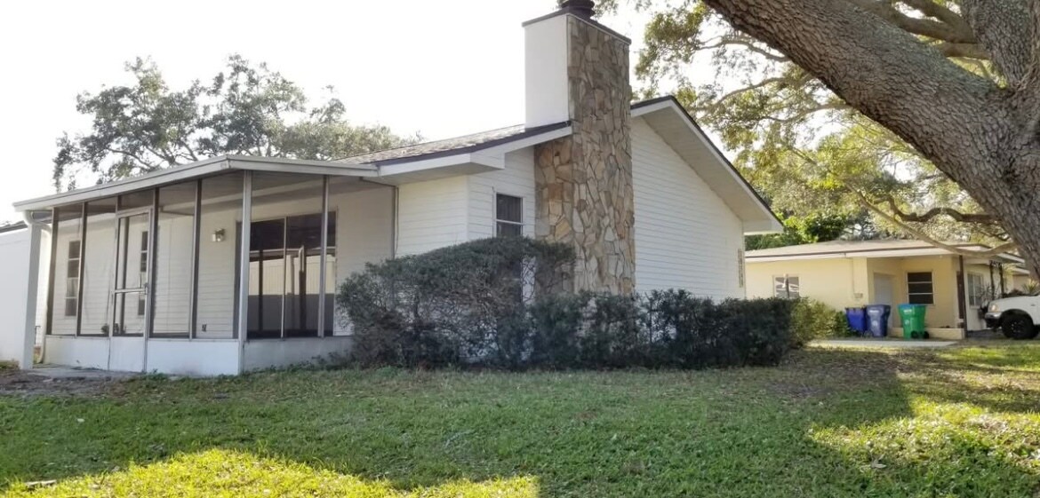 10548 86th Ave in Seminole, FL - Building Photo