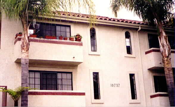 10737 La Grange Ave in Los Angeles, CA - Building Photo - Building Photo