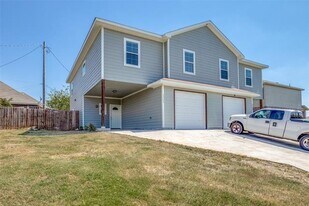 3305 Francis Dr in Fort Worth, TX - Building Photo