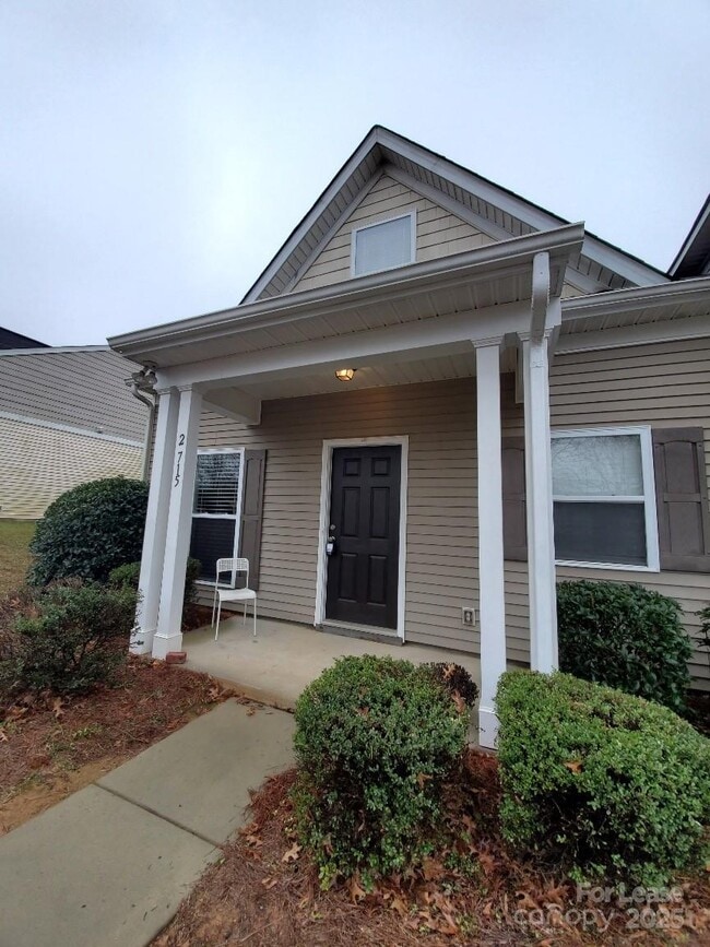 2715 Meadow Knoll Dr in Charlotte, NC - Building Photo - Building Photo
