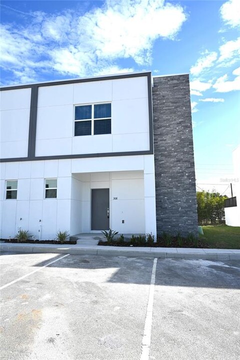 308 Famagusta Dr in Davenport, FL - Building Photo