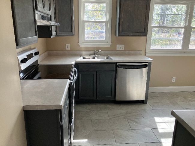 225 Antoinette Dr in Wilmington, NC - Building Photo - Building Photo