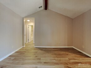 1056 Rene Ct in Orange Park, FL - Building Photo - Building Photo