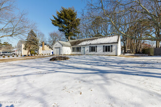 869 Tudor Dr in Toms River, NJ - Building Photo - Building Photo