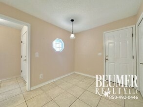 136 Carrier Dr in Pensacola, FL - Building Photo - Building Photo