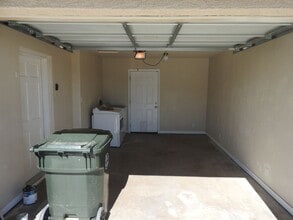 2047 Golden Gate Ave in Kingman, AZ - Building Photo - Building Photo