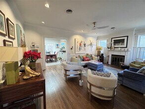 807 Leonard St in Austin, TX - Building Photo - Building Photo