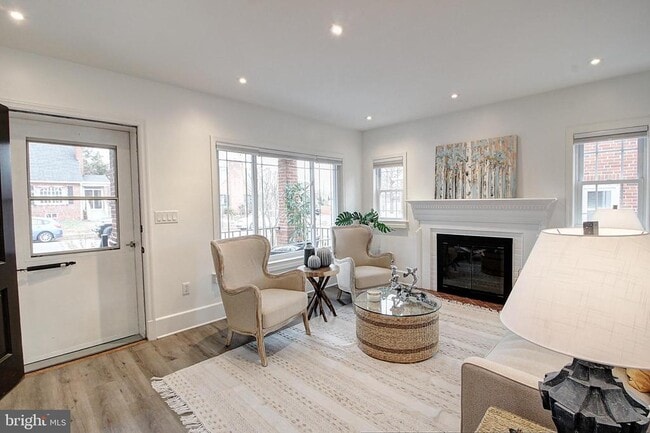 102 Frederick Ave in Frederick, MD - Building Photo - Building Photo