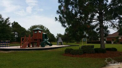 5721 Dunbar Cir in Milton, FL - Building Photo - Building Photo
