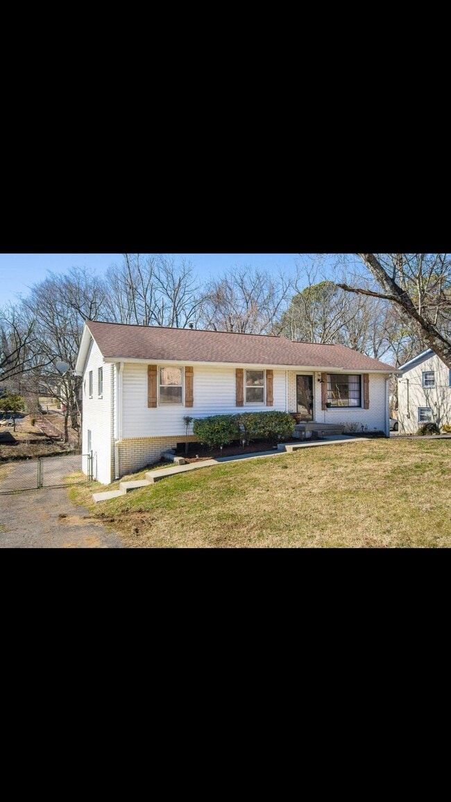 property at 5017 McLendon Dr