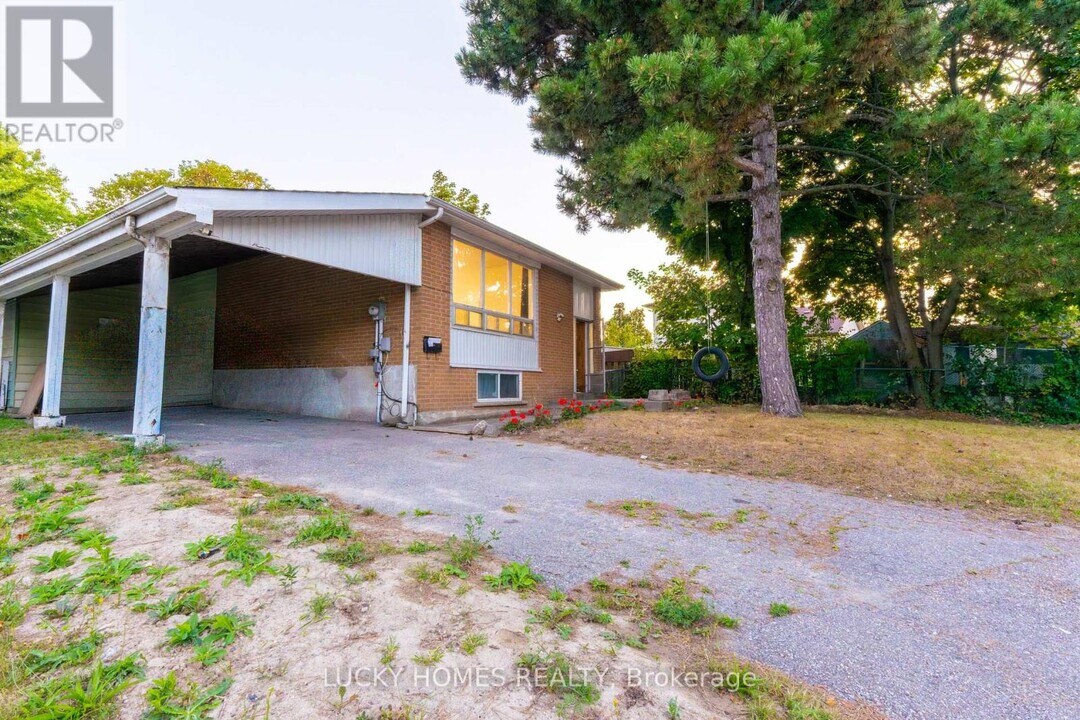 43 Berner Trail in Toronto, ON - Building Photo