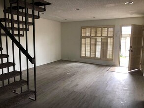 9594 Easter Way in San Diego, CA - Building Photo - Building Photo