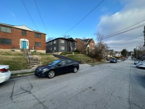 1271 Morten St, Unit 1 in Cincinnati, OH - Building Photo - Building Photo