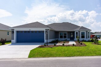 7012 Lawrenceville Way in Okahumpka, FL - Building Photo - Building Photo