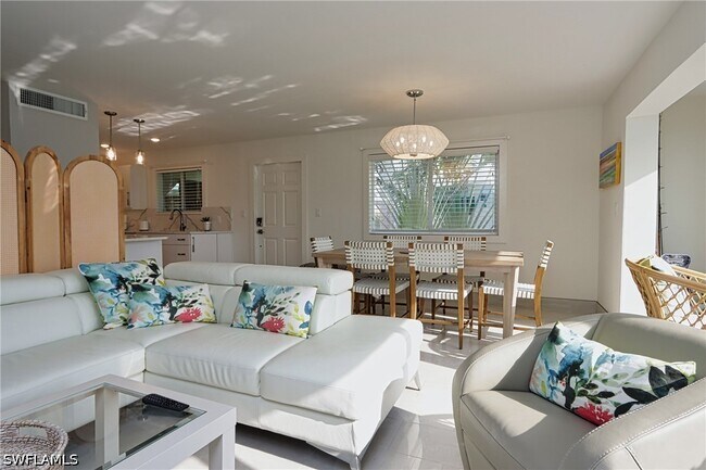 property at 2500 Gulf Shore Blvd N