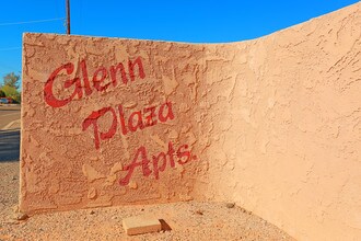 Glenn Plaza Apartments in Tucson, AZ - Foto de edificio - Building Photo