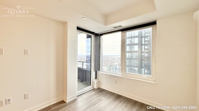 395 Square One Dr in Mississauga, ON - Building Photo - Building Photo