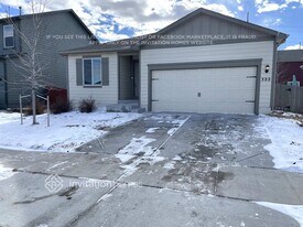 322 Horizon Ave in Lochbuie, CO - Building Photo