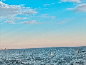 28 Beach Rd in Old Saybrook, CT - Building Photo - Building Photo