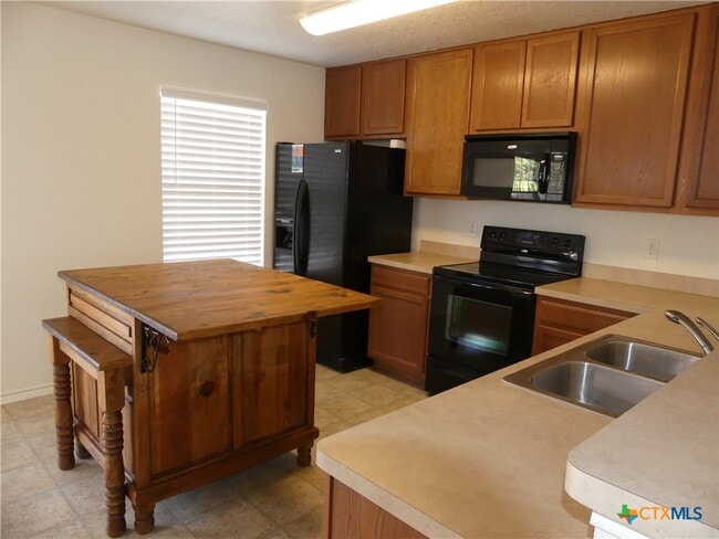 664 Northern Lights Dr in New Braunfels, TX - Building Photo - Building Photo