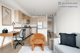 3920 Stone Way N, Unit FL3-ID311 in Seattle, WA - Building Photo - Building Photo