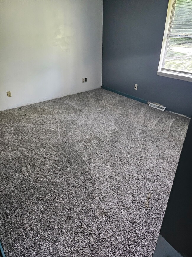 21 Hickory Cir in Gansevoort, NY - Foto de edificio - Building Photo