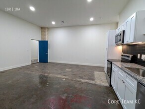 3100 Gillham Plaza in Kansas City, MO - Building Photo - Building Photo