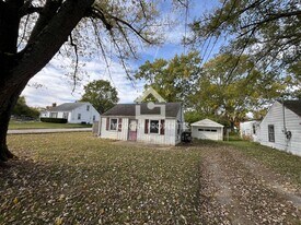 619 Woodlawn Dr in Anderson, IN - Building Photo