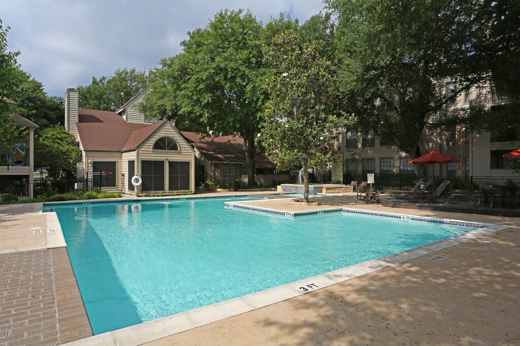 Magnolia Court Apartments in Austin, TX
