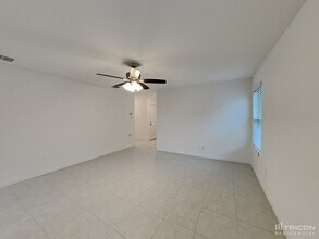 812 Odlozil Ln in Ennis, TX - Foto de edificio - Building Photo